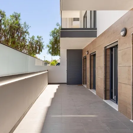Joivy Elegant Flat With Balcony Διαμέρισμα