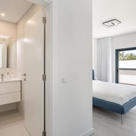 Joivy Elegant Flat With Balcony Appartement
