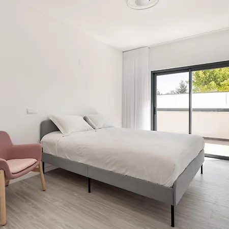 Joivy Elegant Flat With Balcony Appartamento