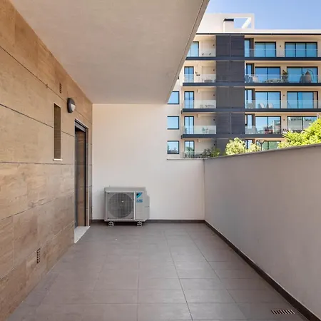 Joivy Elegant Flat With Balcony Appartement District de Faro