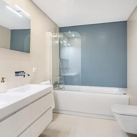 Joivy Elegant Flat With Balcony Appartamento *