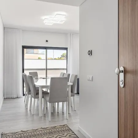 דירה Joivy Elegant Flat With Balcony *
